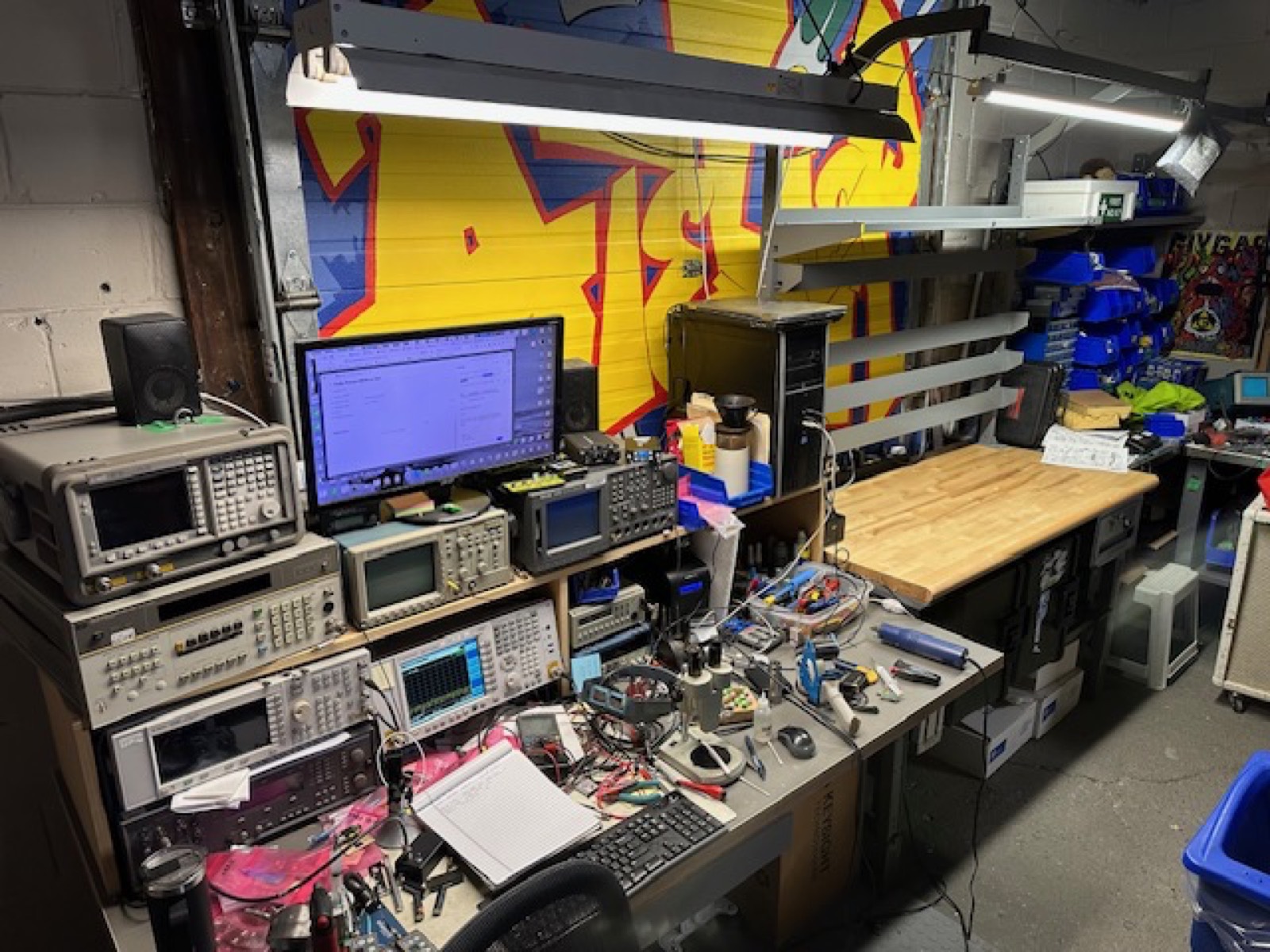 RF test bench with spectrum and network analyzers